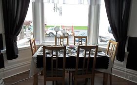 Anzy Panzy Hotel And Apartments